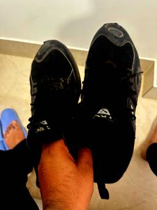 Black puma Sport Shoes litly used only 2-3 times