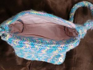 Crochet shoulder bow bag with mini hat tassel