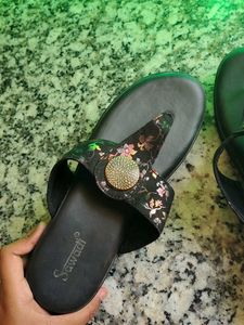 Stylish Black Floral Print Wedges