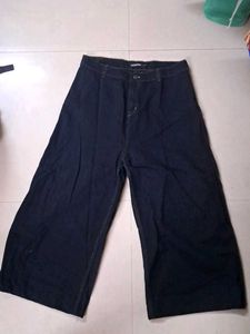 Wide Leg Cropped Jeans