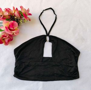 Shein : Stylish Black Halter Neck Crop Top