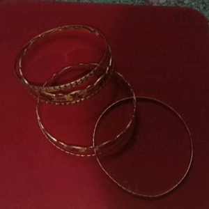 Bangle set new with tagg 2,6 size