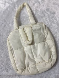 Puffy shoulder bag 🤍