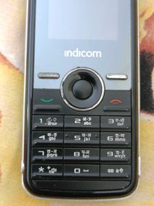 HUAWEI feature phone with charger