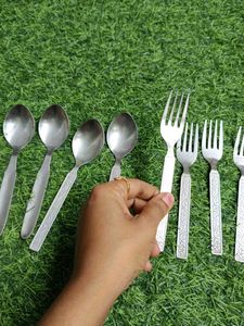 Set of 4 Spoons and forks