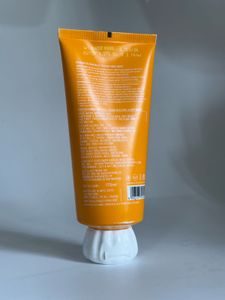Dot &amp; Key Vitamin C E Face Wash