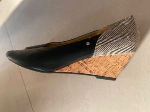 Black Ceriz Wedge Heels