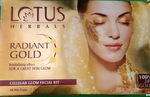 Lotus Herbals Radiant Gold Facial Kit
