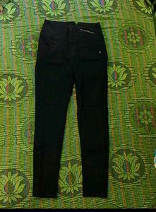 Black High-Waisted Skinny Jeans