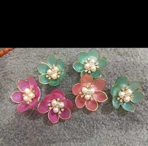 Beautiful Flower Broch Pin