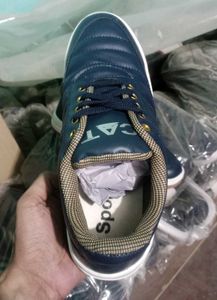 NEW NO USED CASUAL SHOES,