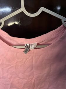 Chic Pink Cropped T-Shirt