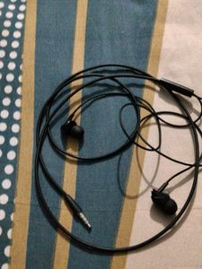 Black Wired Earphones