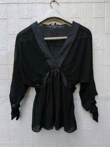 New with tag Chic Black V-Neck Long Sleeve Blouse