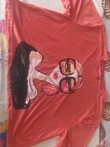 HELLCAT WOMENS TSHIRT WITH XL SIZE.