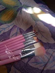 Hello Kitty Make-up Brushes 😻