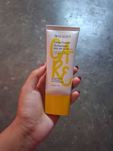 Swiss Beauty Glow Fusion Sunscreen SPF 50