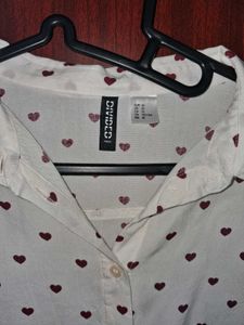 H&amp;M White Heart Print Shirt