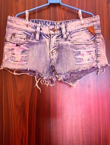 Distressed Hot Pants