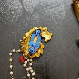Combo of unique saree brooch nd multipurpose brooch