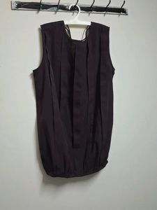 Chic Dark Purple Sleeveless Pleated Top | Back Str