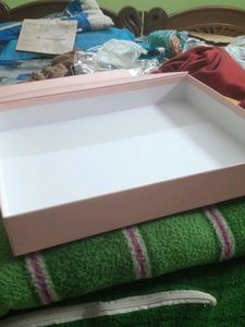 Festive Pretty ElegantPackaging BoxWithMagneticLoc