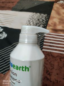Mama Earth Onion Shampoo