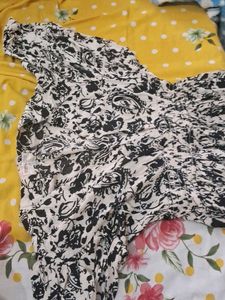 Stylish Black &amp; White Floral Print Dress