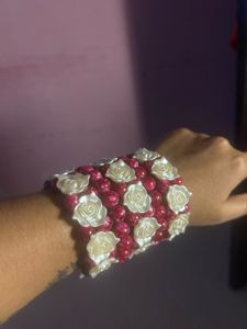 Chunky Rose Beaded Bangle