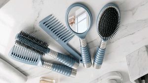 Chic Hair Styling Brush Set with Mirror