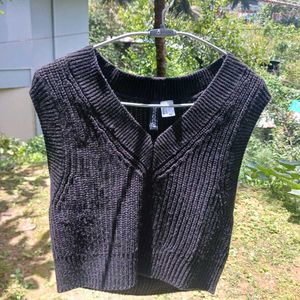 Size-S H&amp;M Black V-Neck Knit Vest