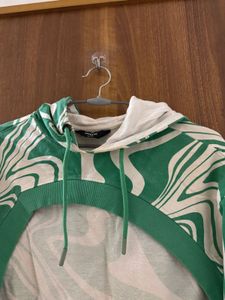 Green &amp; White Swirl Crop Hoodie