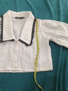 Chic White Textured Crop Top