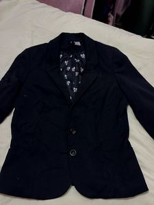 Chic Black Blazer with Bow Lining
