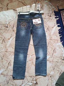 Stylish Acid Wash Jeans with Belt