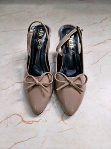 Chic Nude Bow Kitten Heels