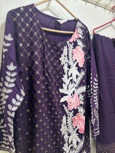 Elegant Embroidered Kurta with Pants
