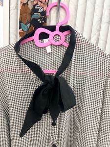 Chic Houndstooth Button-Up Blouse