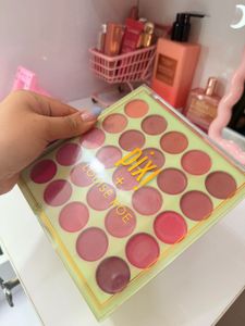 Pixi + Londoner BoE Blush Palette check details