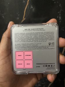 Huda Beauty Blush Filter Palette baby pink
