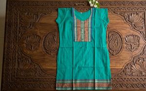 Elegant Green Kurta with Embellished Neckline (M)