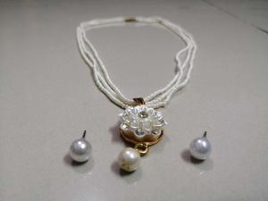 Elegant Pearl Necklace and Earring Set