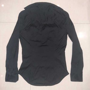 Authentic Zara Black Button-Up Shirt - Women