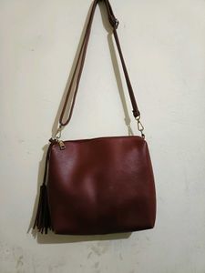 Chic Burgundy Leather Crossbody Bag