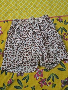 y2k leopard printed shorts