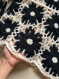 women crochet floral round neck long sleeve crop t