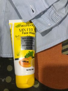 Light Blue Button-Up Shirt h and m facewash free