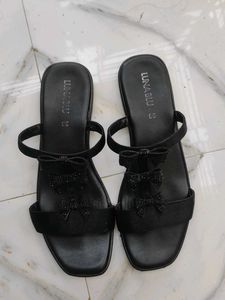 Westside Flat Bow Sandals.