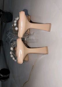 Nude dessy heels 👠🤌