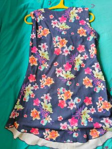 Floral Print Sleeveless Kurta